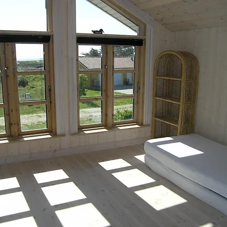 Four-bedroom Holiday In 펜션